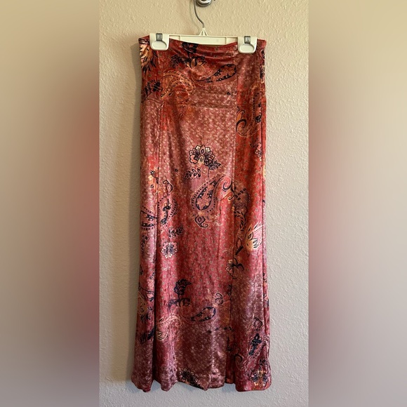 Free People NWT Velvet Midi Skirt With Front Slit Size XS - Picture 1 of 6